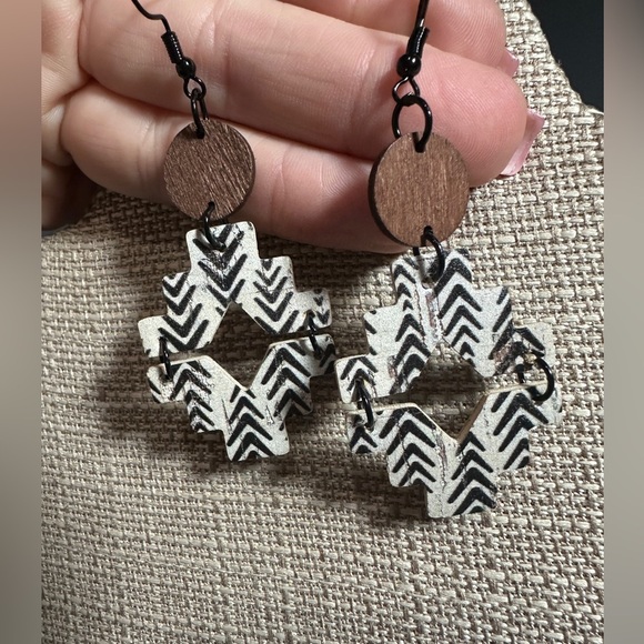 Boho Wooden Style Earrings Set of 3 Western Casual - Picture 4 of 6